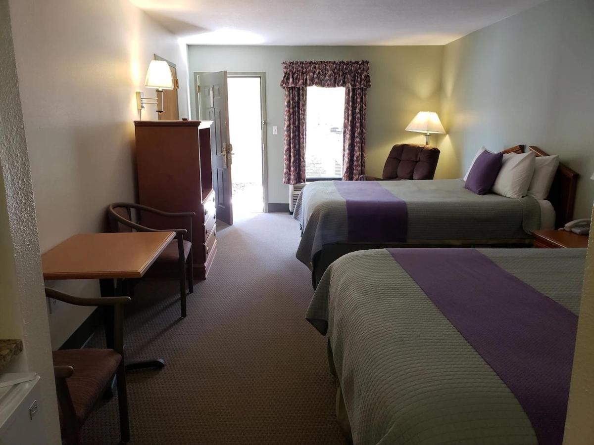 Hot Springs Village Inn Luaran gambar