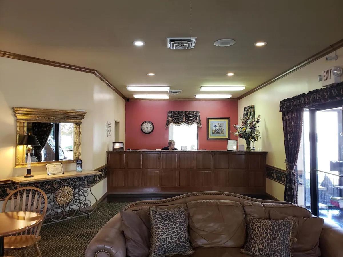 Hot Springs Village Inn Luaran gambar