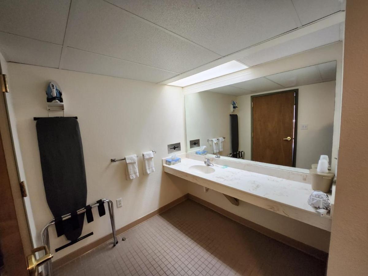 Hot Springs Village Inn Luaran gambar