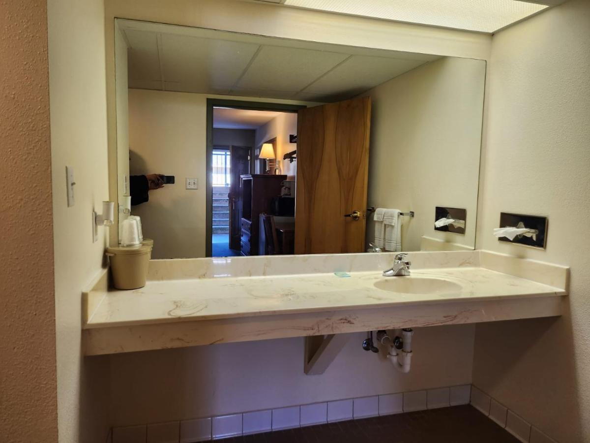 Hot Springs Village Inn Luaran gambar